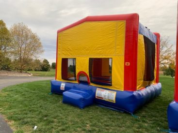 16' x15' Backyard Bouncer 16' x15' Backyard Bouncer